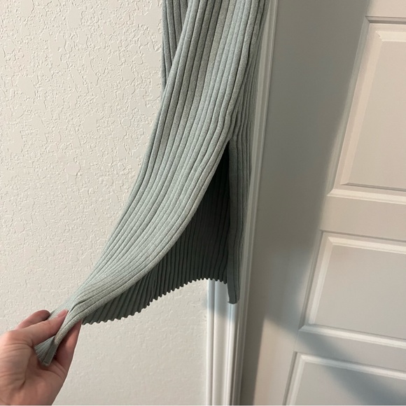 NWT Pink Blush Mint Green Ribbed Flutter Accent Midi Dress - Size small - Picture 6 of 7